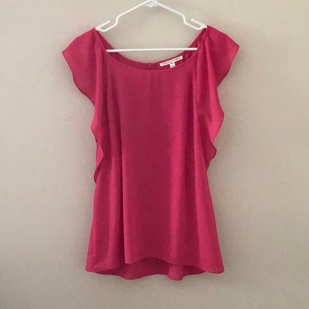 Violet + Claire fuchsia pink sleeveless top. Size L